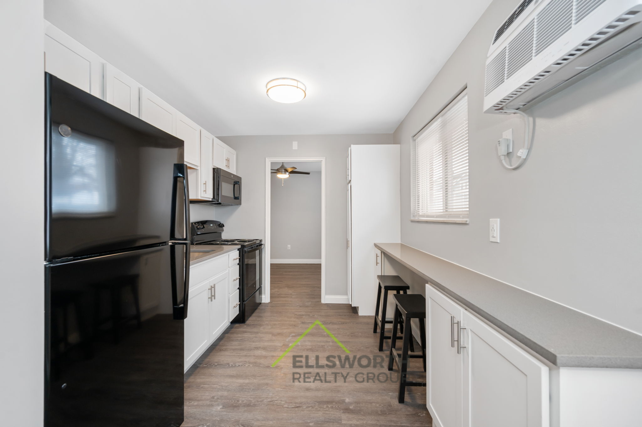 2216 Lawn Avenue - 09